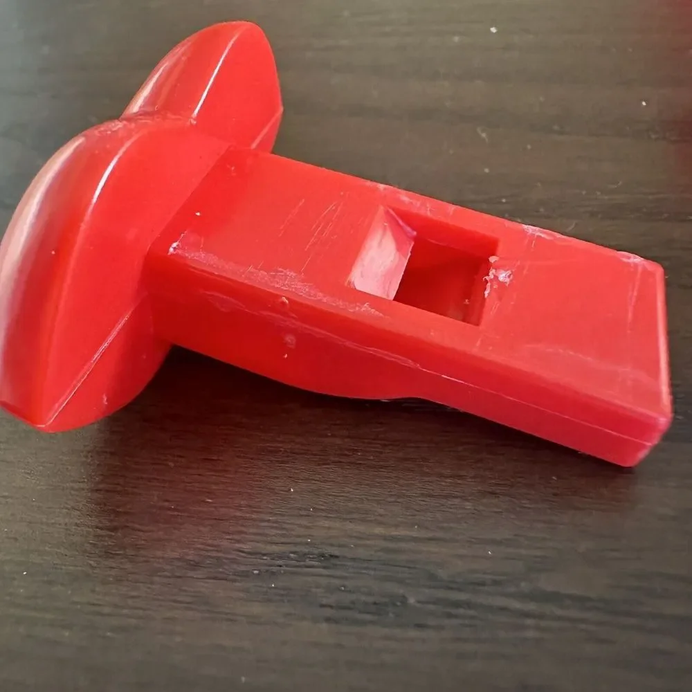 Red Lips Shaped Whistles 8 PC Kids Valentine's Day Holiday Party Favor Toys NEW